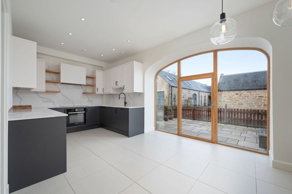 4 bed barn conversion to rentKippielaw Steading, Dalkeith EH22 photo 4