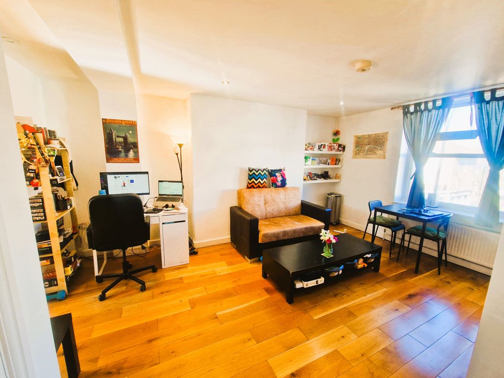 Property photo 3 of 6