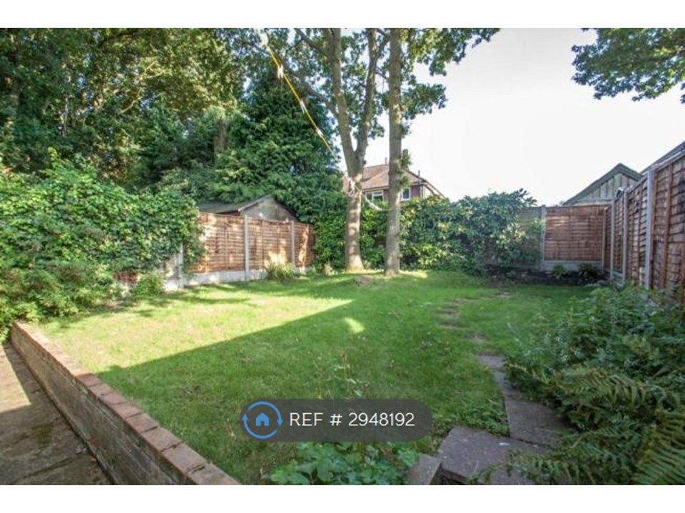 Property photo 3 of 10 Garden