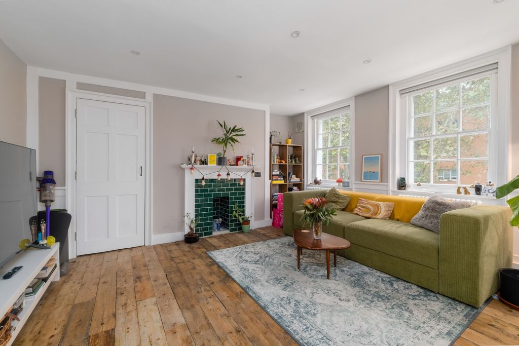 Property photo 2 of 17