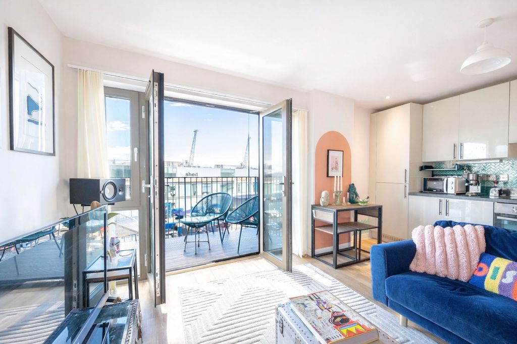 Property photo 2 of 24