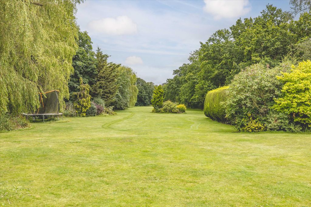 Property photo 2 of 34 Image