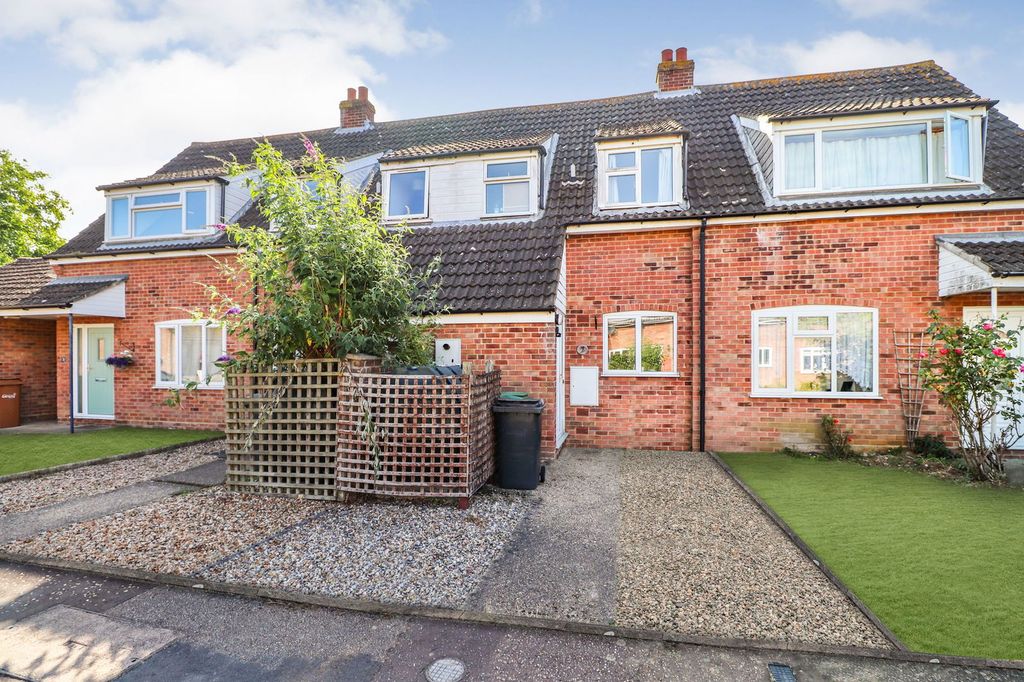 Property photo 1 of 12