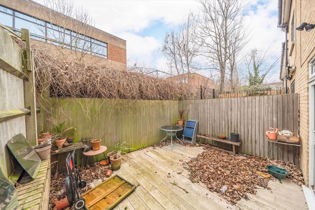 Property photo 3 of 6