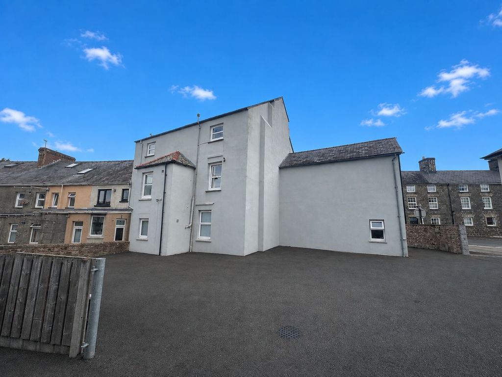 Property photo 3 of 18