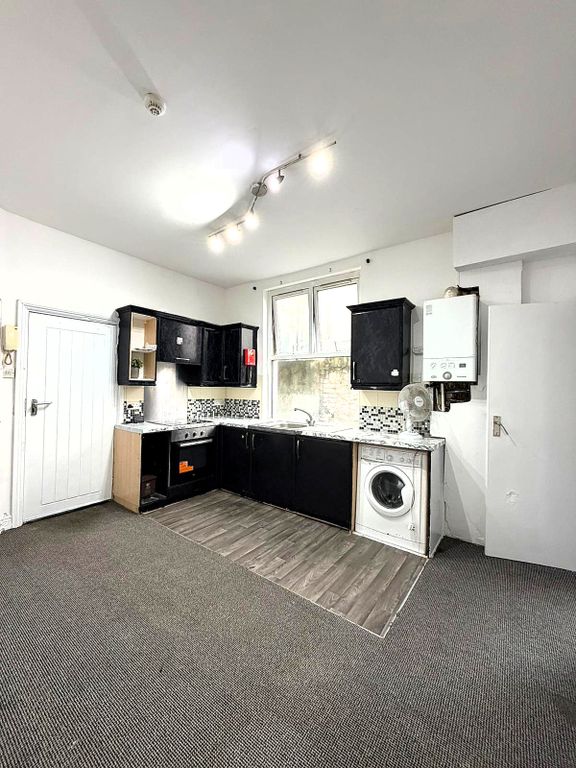 Property photo 1 of 3