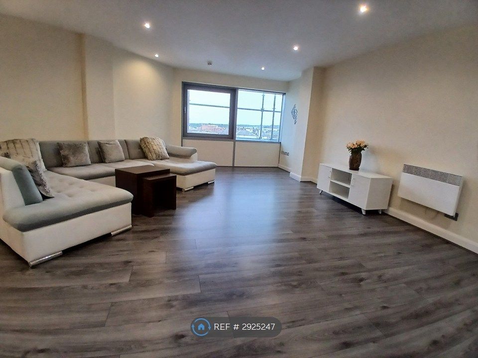 Property photo 1 of 8 Living Room