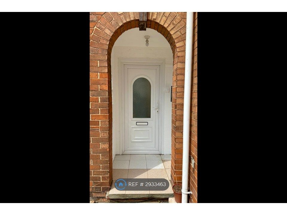 Property photo 1 of 17 Private Entrance