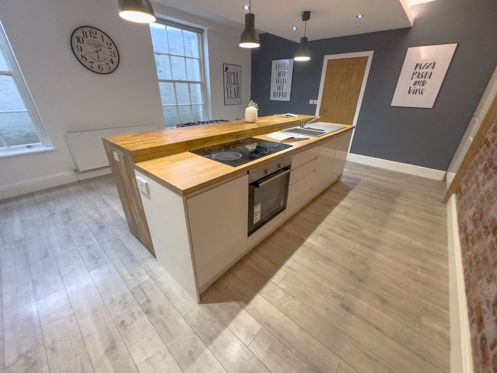 Property photo 1 of 7 1