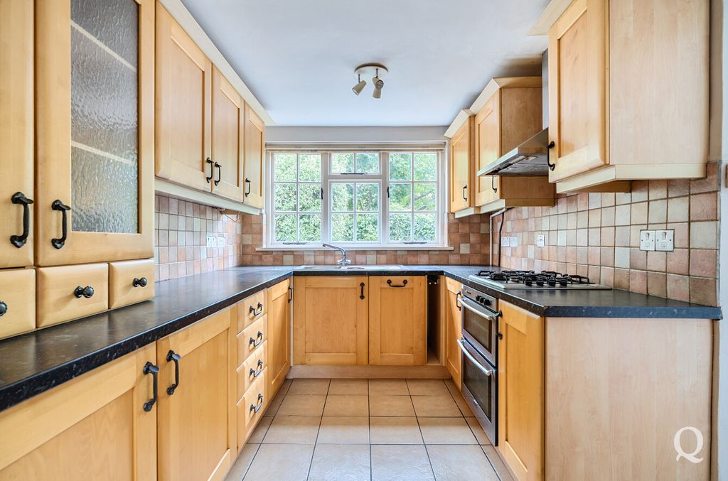 Property photo 3 of 27 3448Db6d-6E20-4A7...