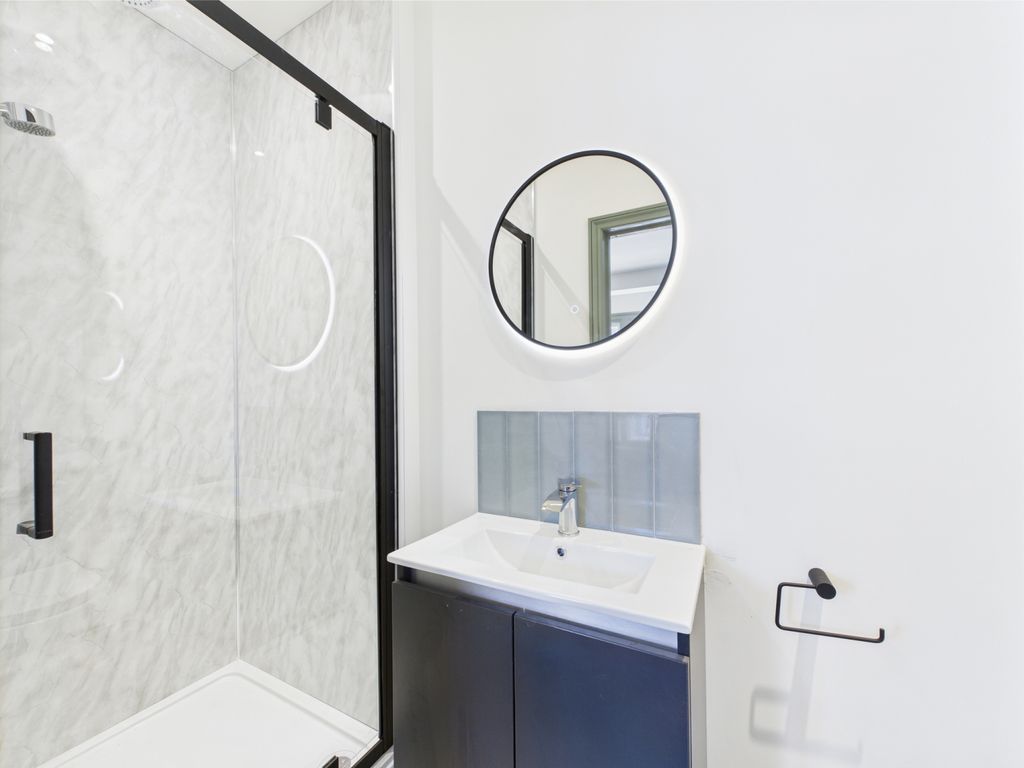 Property photo 3 of 6 Cam03062G0-Pr0160-Still008