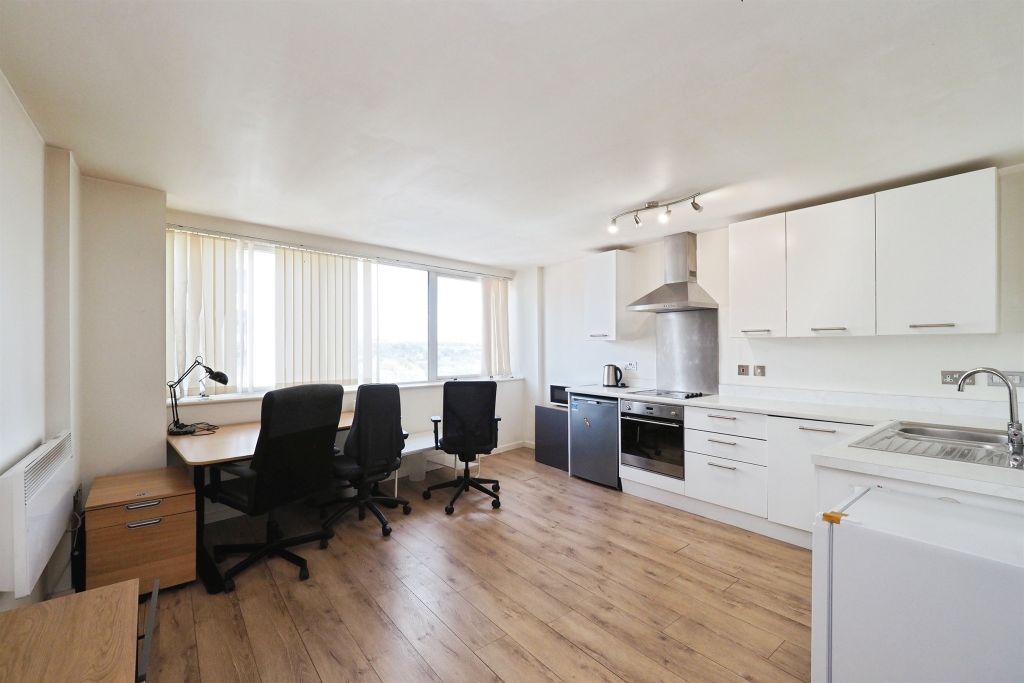 Property photo 3 of 17