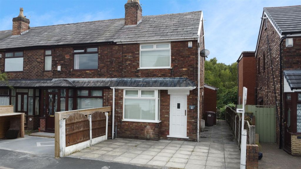 Property photo 1 of 16 Chadwick Road