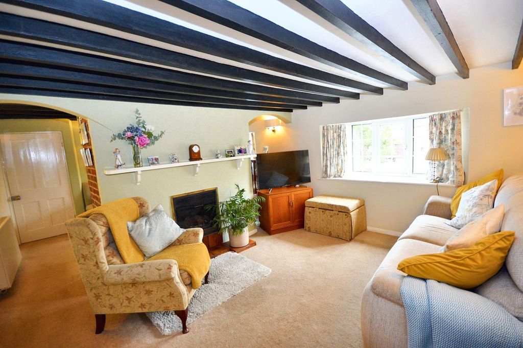 Property photo 2 of 34 Sitting Room