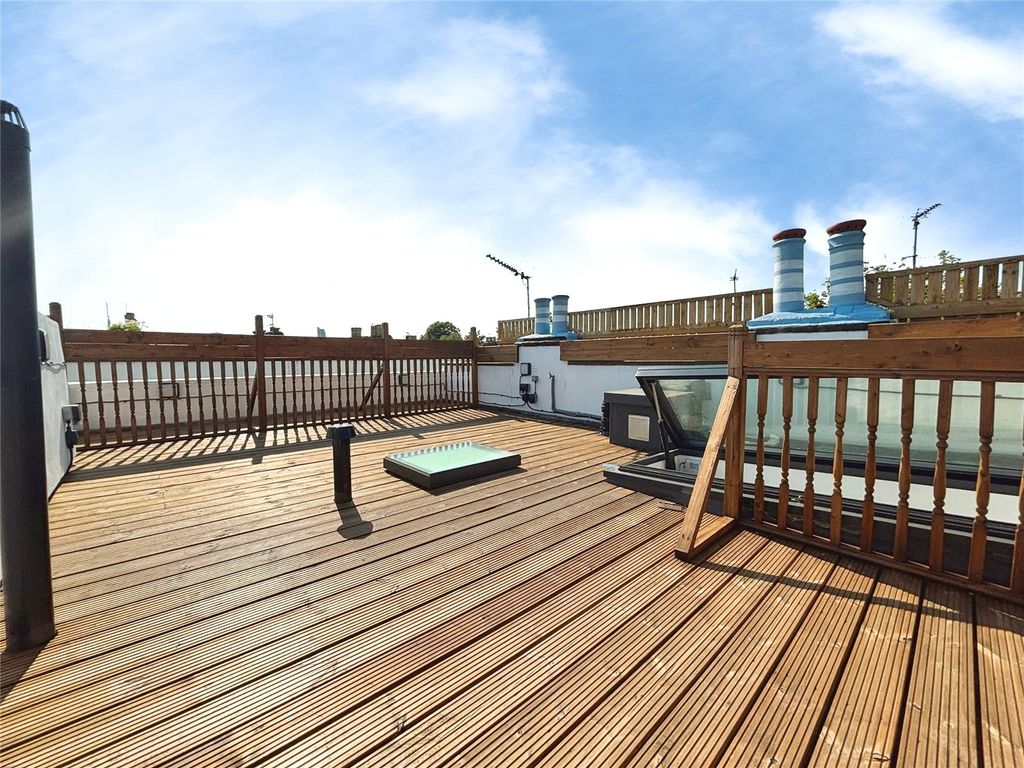 Property photo 3 of 14 Rooftop