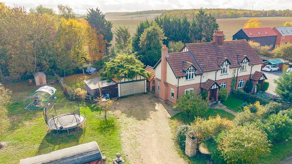 Property photo 2 of 23