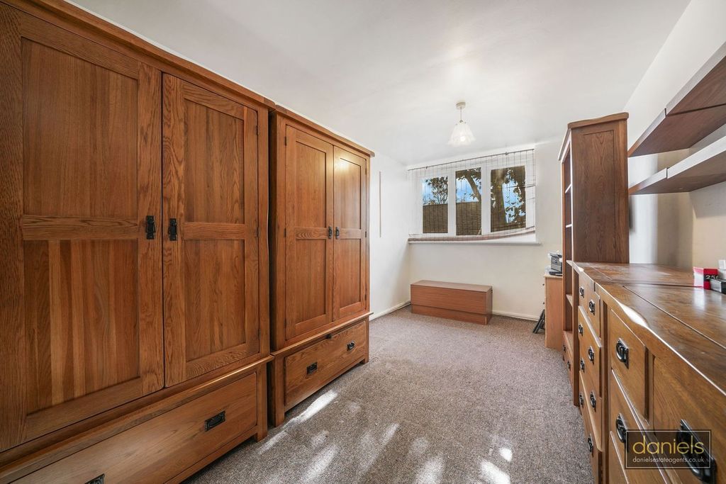 Property photo 3 of 11