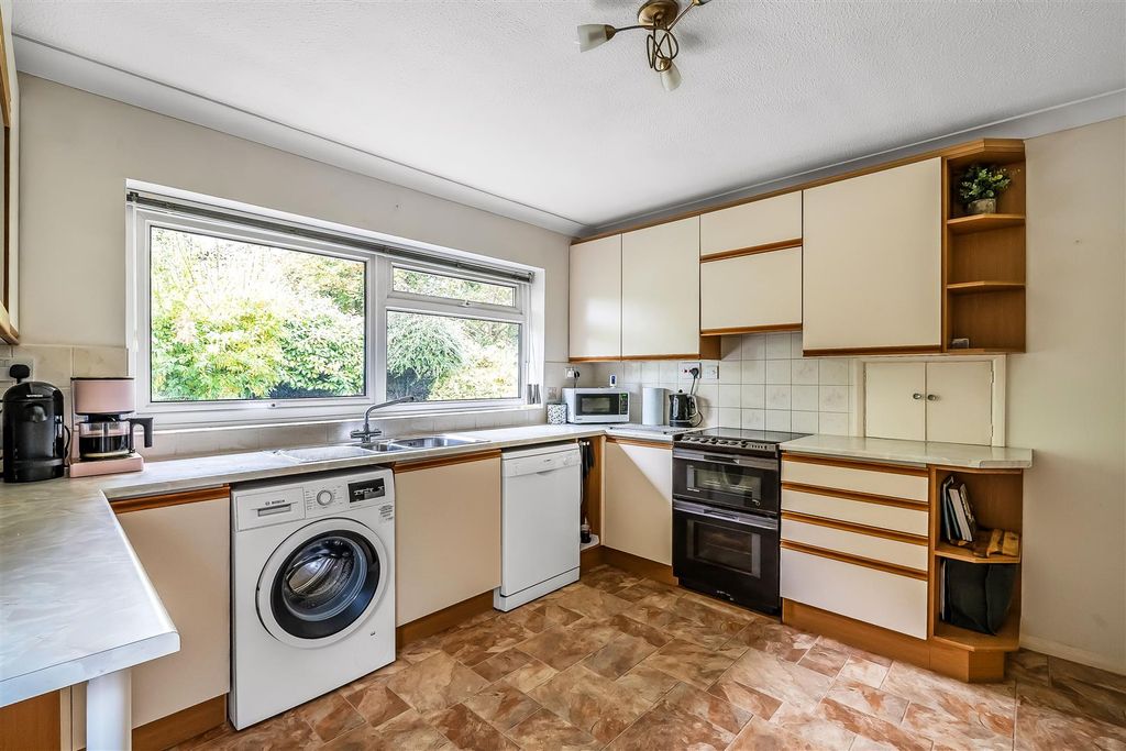 Additional image 9 of 4 bed detached house for saleErmyn Way, Leatherhead KT22