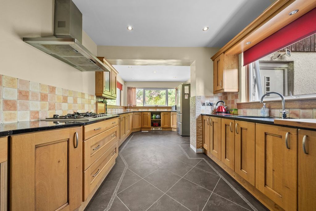 Property photo 2 of 47