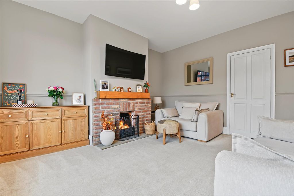 Property photo 3 of 17 Living Room