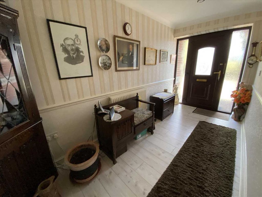 Property photo 2 of 12 Entrance Hall: