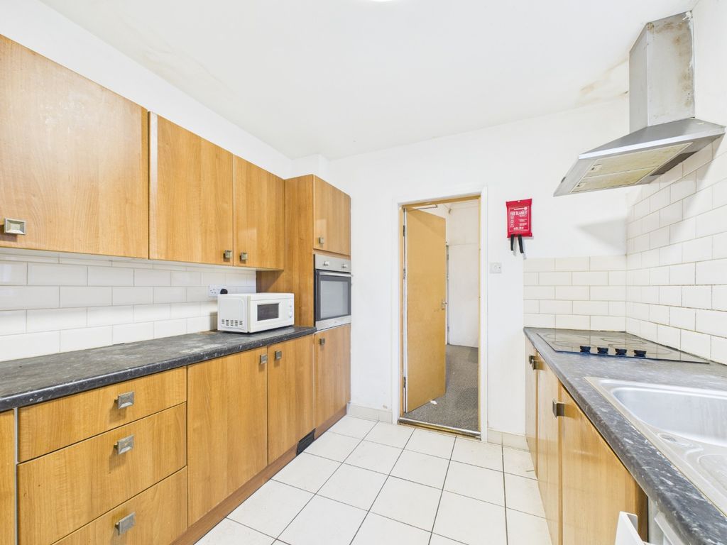 Property photo 2 of 11 4760595