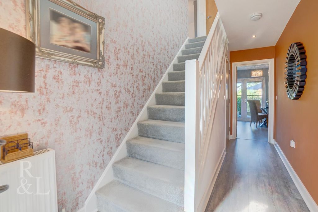 Property photo 3 of 27 Tutbury Drive (15).Jpg