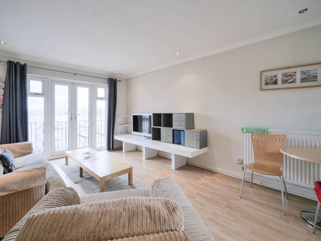 Property photo 1 of 6 P1010370