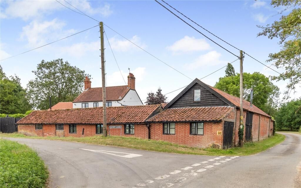 Property photo 2 of 16 Annexe And Outbuildings