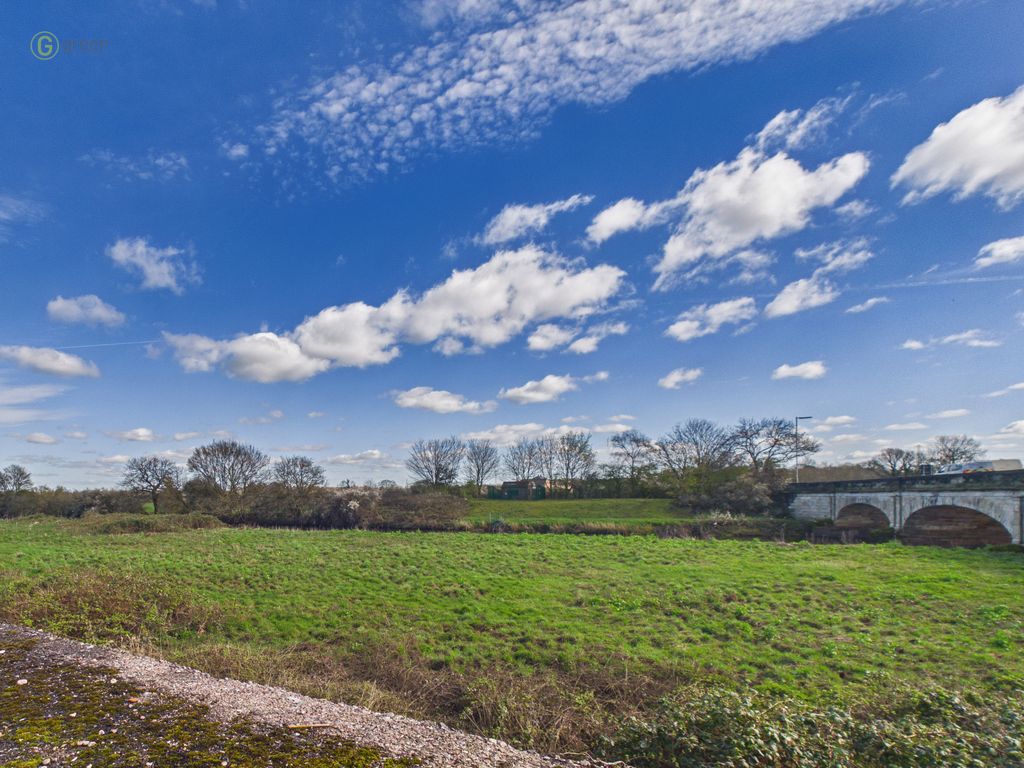 Property photo 2 of 23 Cam04425G0Pr0377Still018