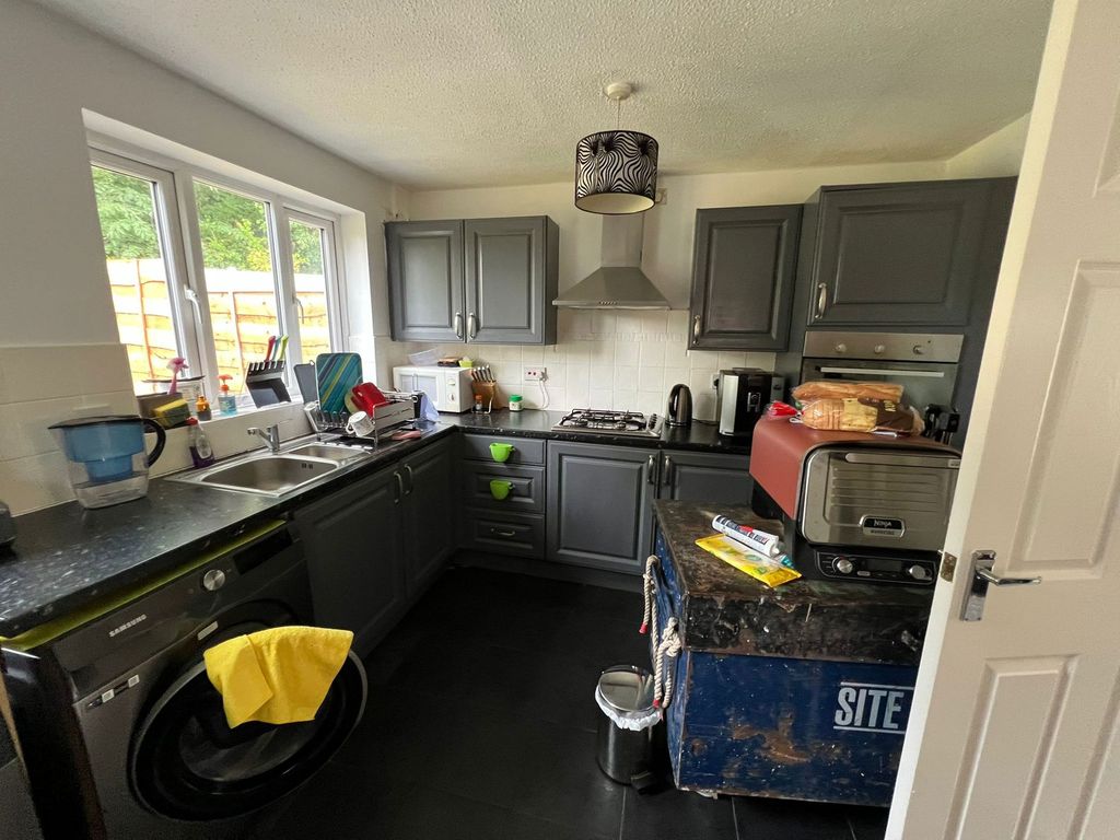 Property photo 2 of 6
