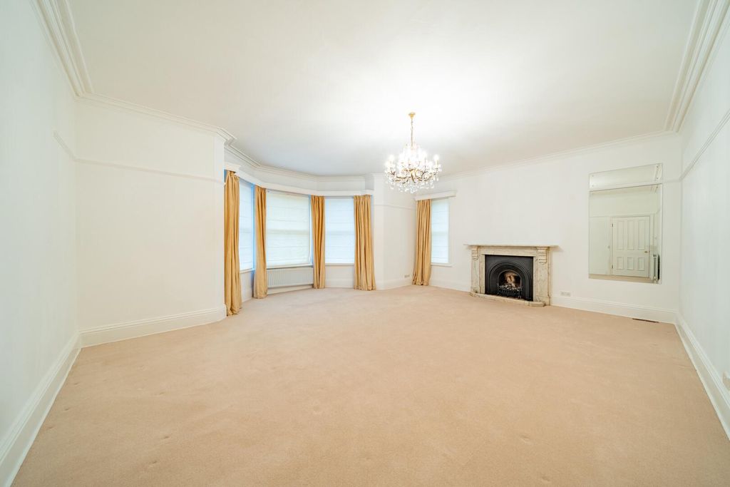Additional image 6 of 3 bed flat for saleLincoln Circus, The Park NG7