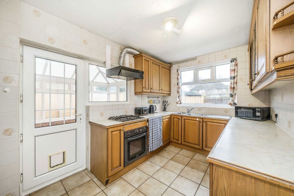 Property photo 3 of 6