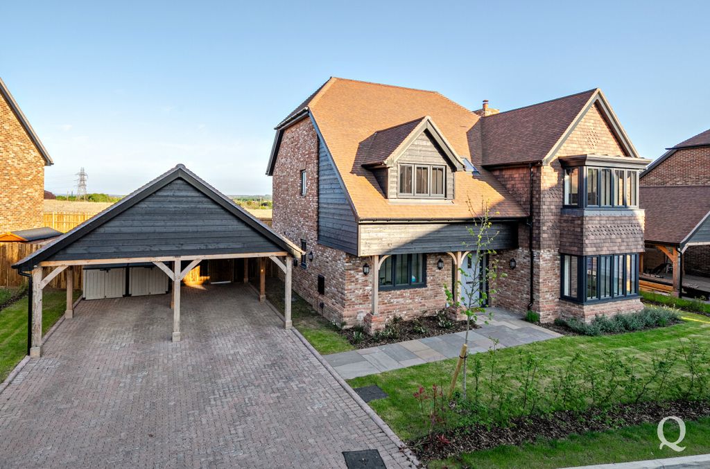 Property photo 1 of 30 320735Ed-F384-42B...