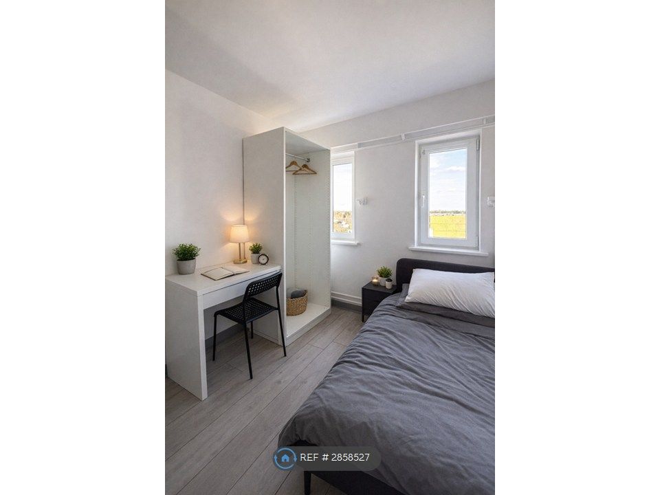 Property photo 1 of 2