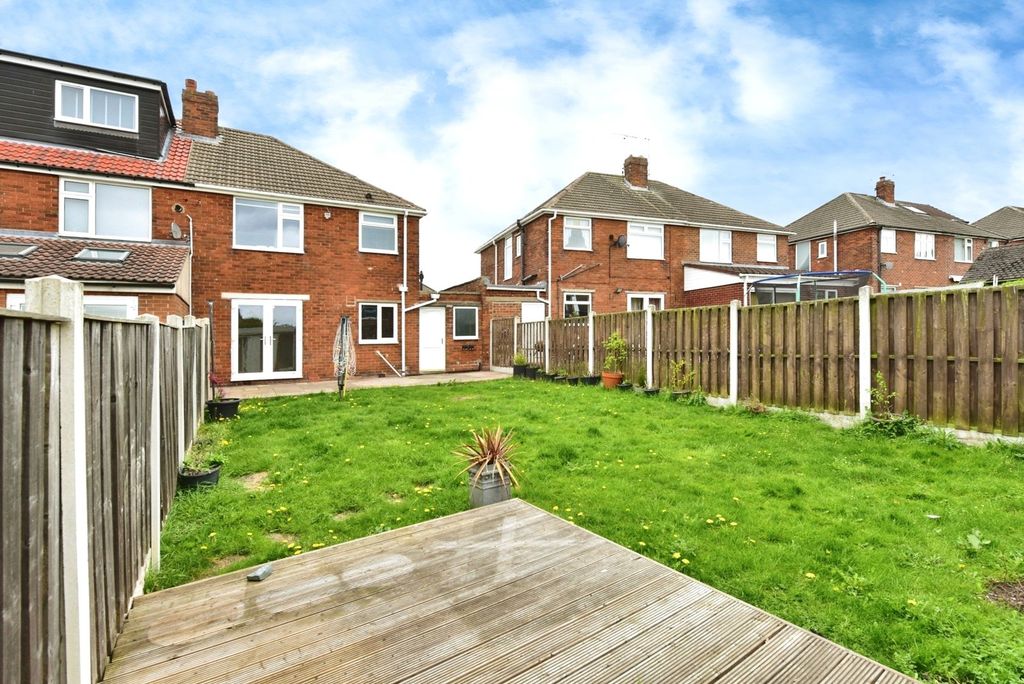 Property photo 2 of 17 Photo