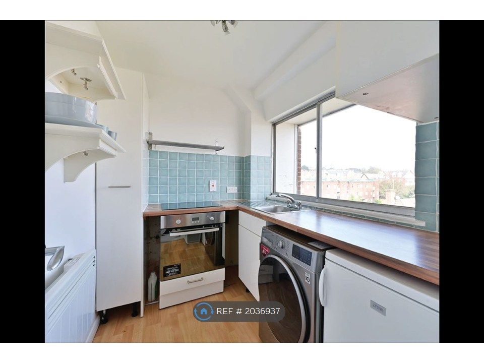 Property photo 3 of 4 Kitchen