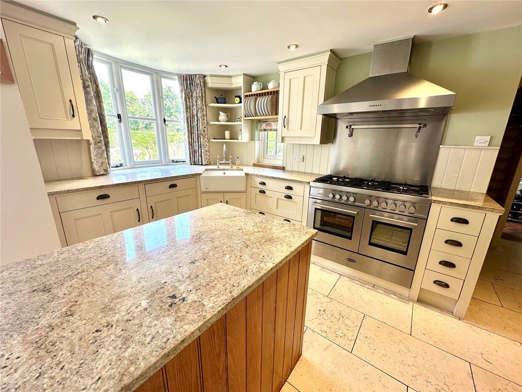 Property photo 3 of 19 Picture No. 12