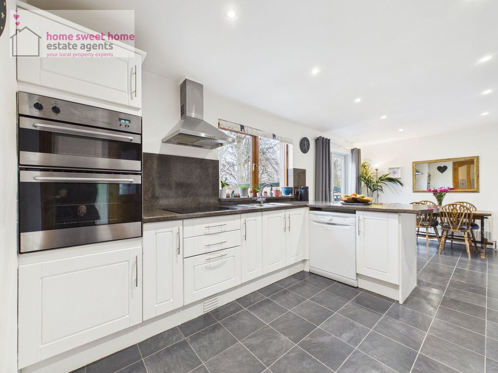 Property photo 2 of 41