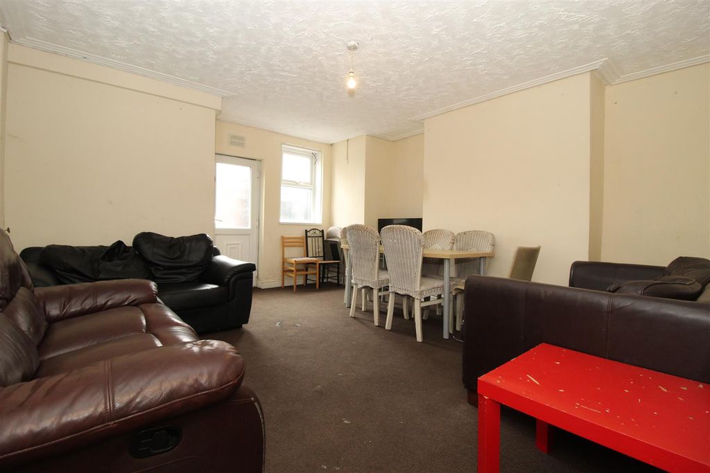 Property photo 2 of 19 Eaf22C7E-D730-4011-Add2-9Ac2D2A52C68.Jpeg