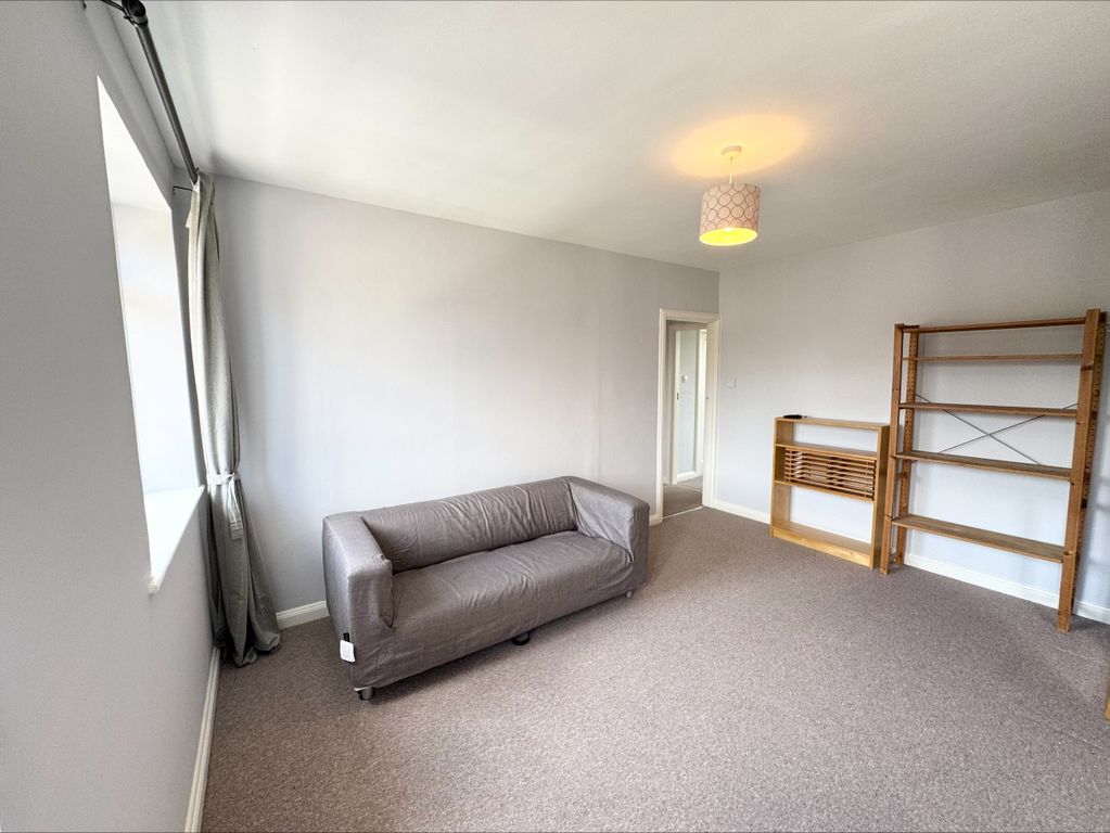 Property photo 3 of 10 Image