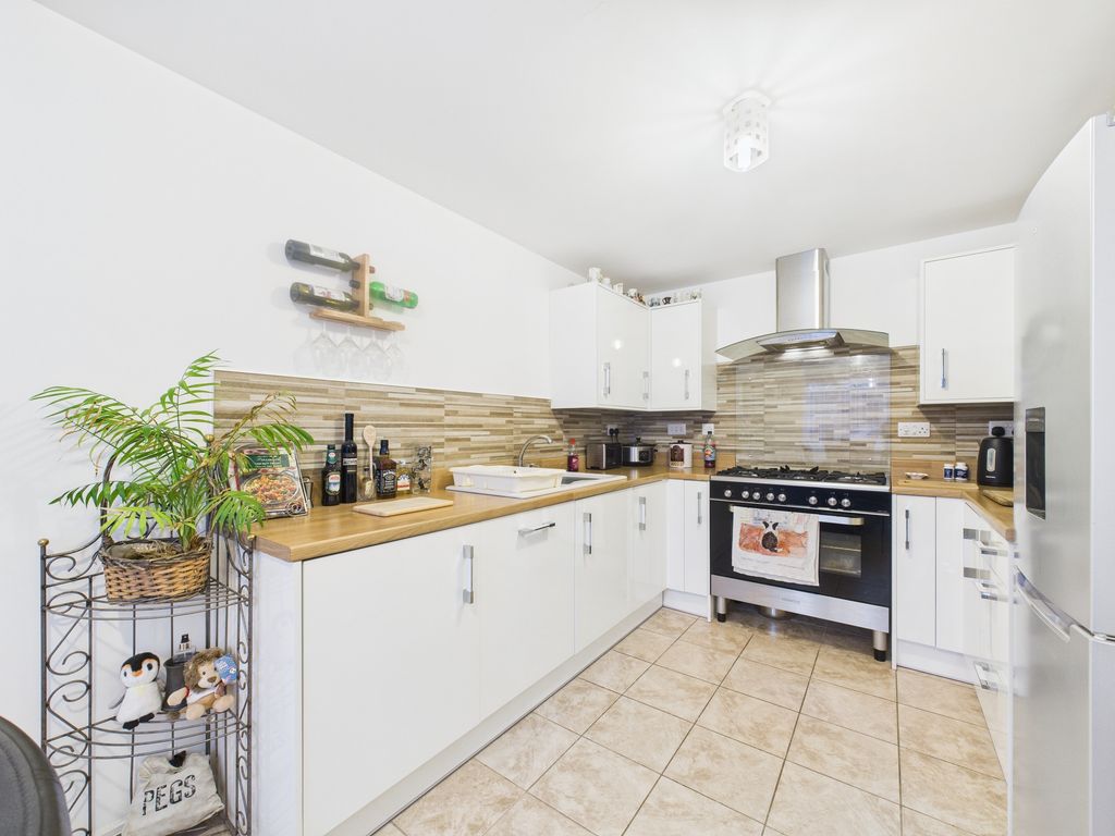 Property photo 2 of 27