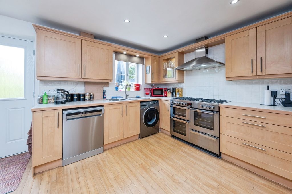 Property photo 3 of 17 Pbox-Img.Jpg