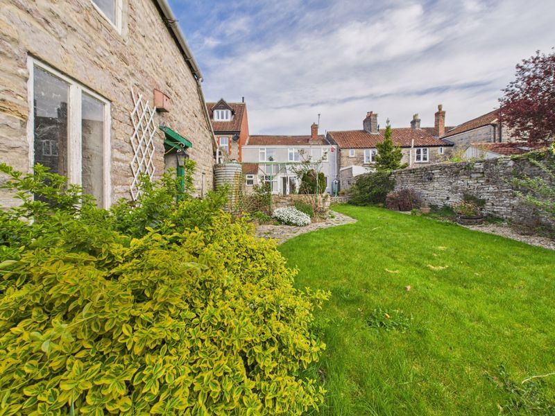 Property photo 1 of 14 Photo 16