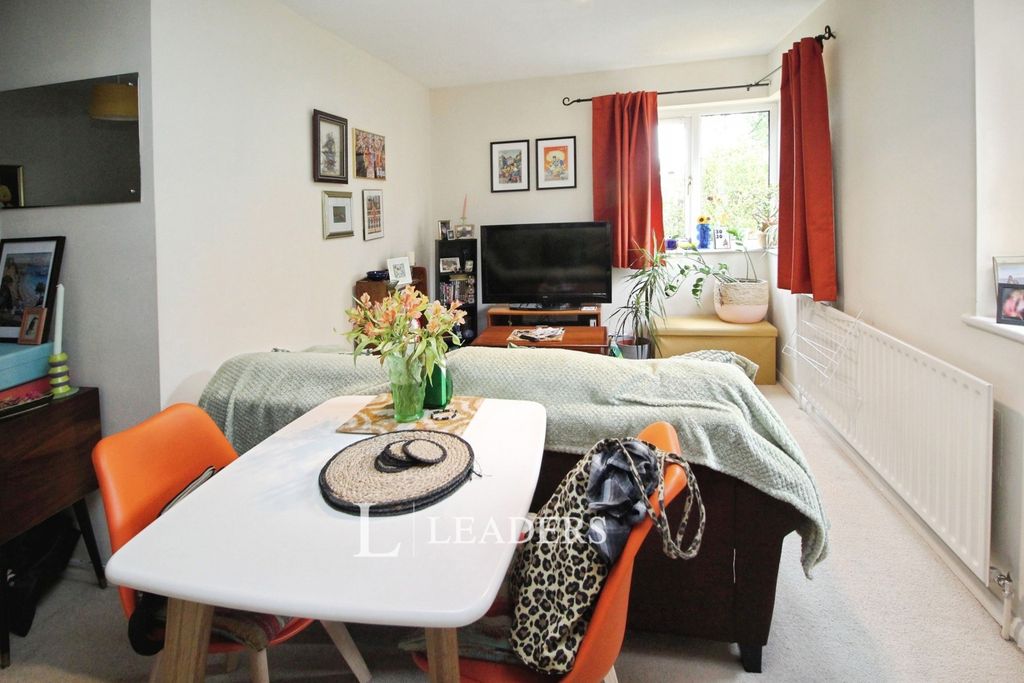 Property photo 3 of 9 Pbox-Img.Jpg