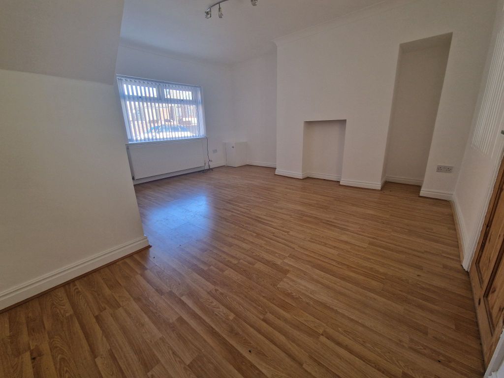 Property photo 3 of 17 Photograph 7