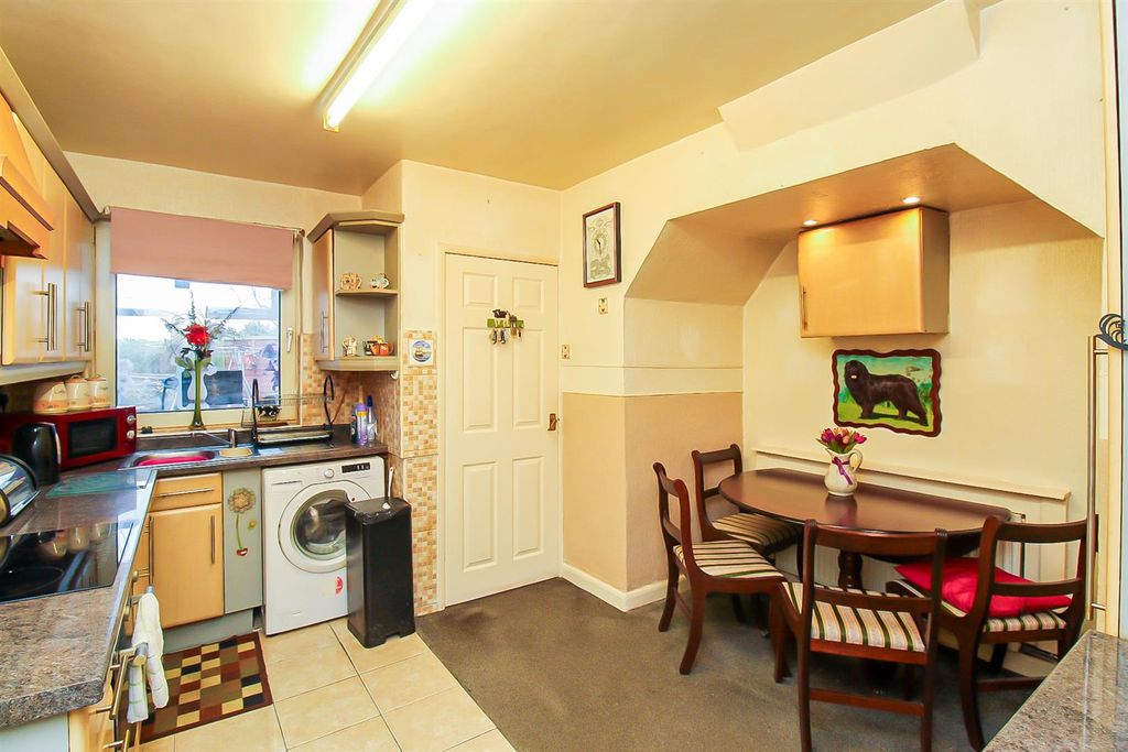 Property photo 3 of 12 Kitchen Diner (3).Jpg