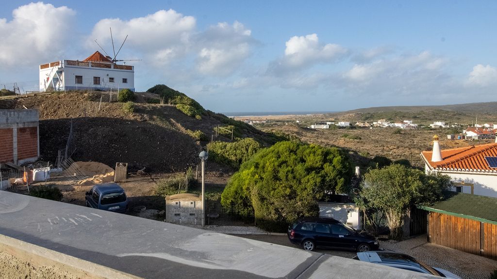 Property photo 1 of 36