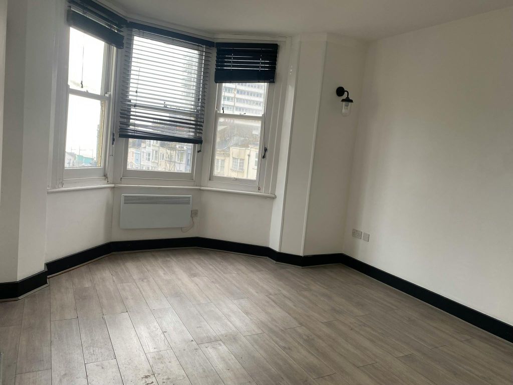 Property photo 2 of 12 Room 7 1.Jpeg