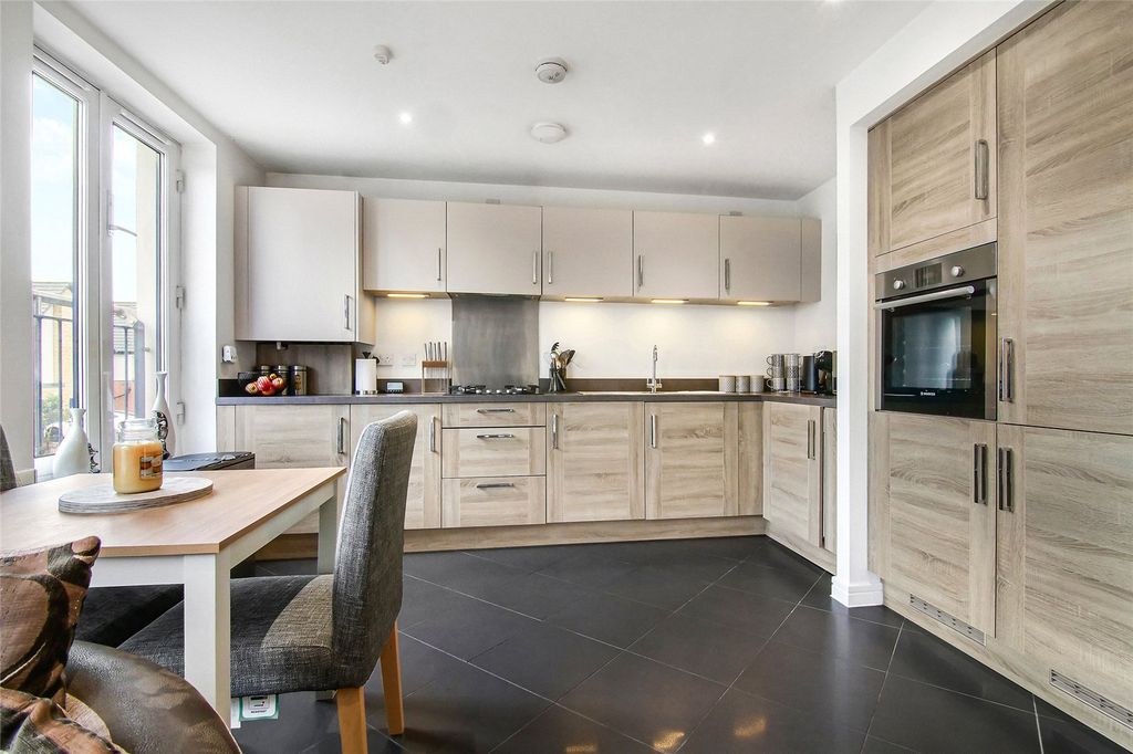 Property photo 3 of 21 Picture No. 16